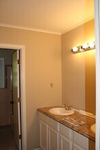 703 Cottonwood Dr in Starkville, MS - Building Photo - Building Photo