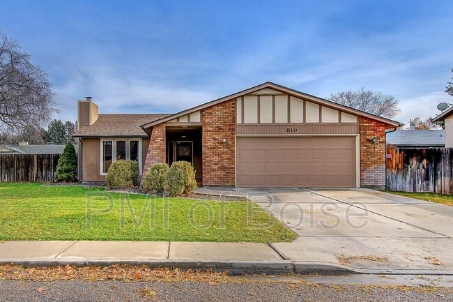 property at 810 N Horton St
