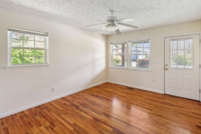 206 Gatchell St in Black Mountain, NC - Building Photo - Building Photo