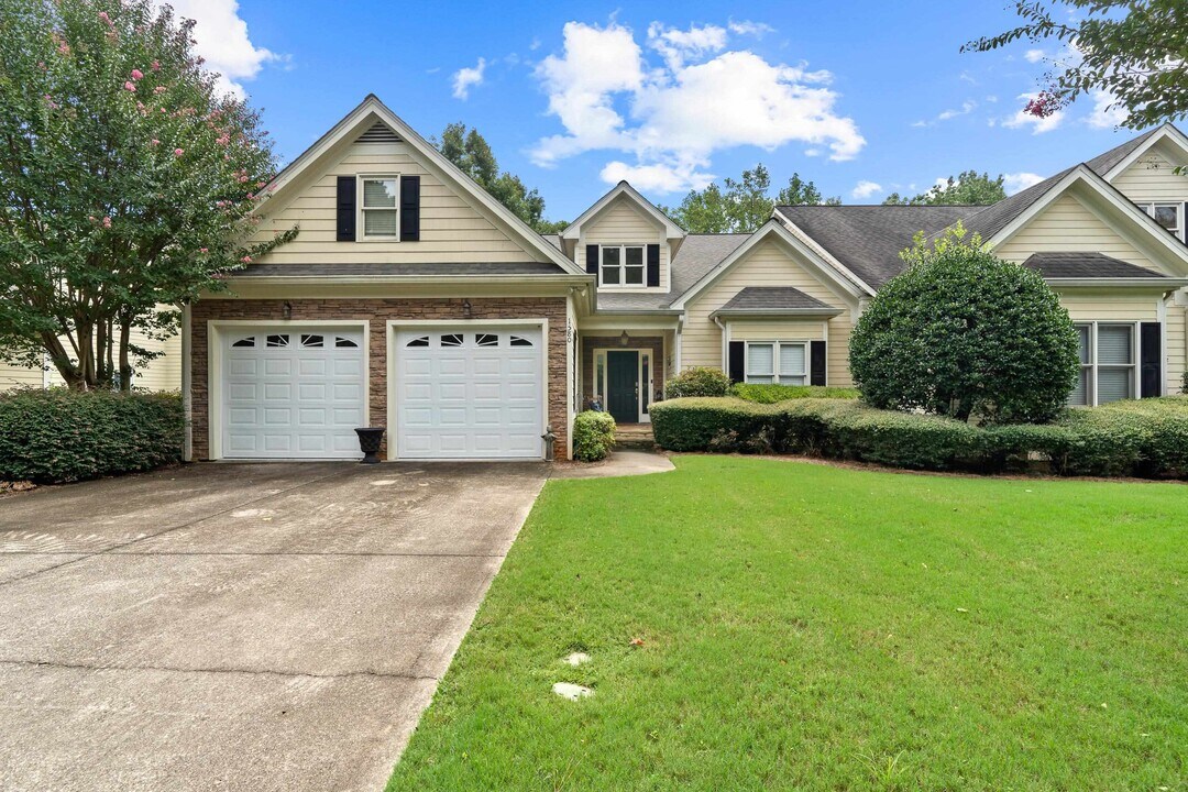 1580 Vintage Clb Dr in Greensboro, GA - Building Photo