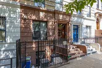 235 W 137th St in New York, NY - Building Photo - Building Photo