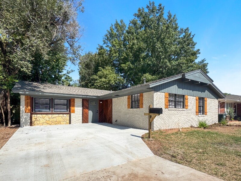 513 Manor Dr in Norman, OK - Building Photo