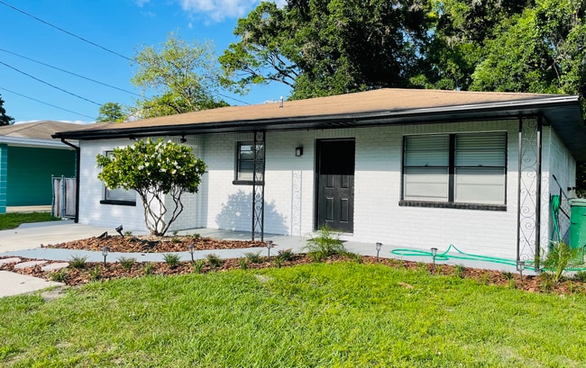 property at 4005 N Glen Ave