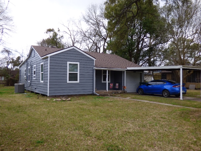 9 W Eads Ave in Orange, TX - Foto de edificio - Building Photo