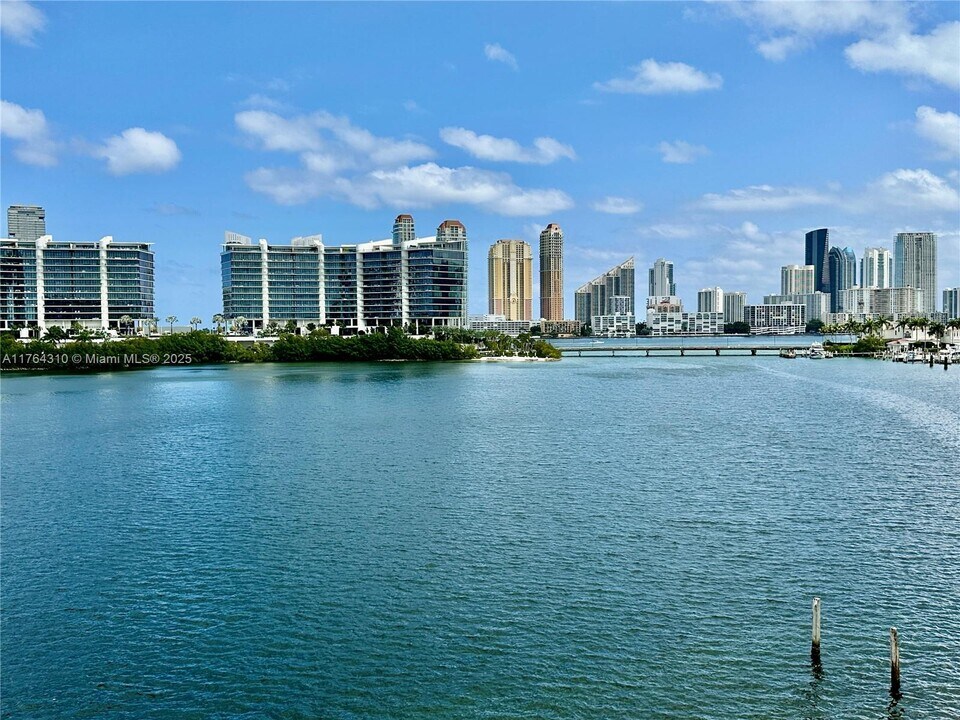 3255 NE 184th St, Unit # 12507 in Aventura, FL - Foto de edificio