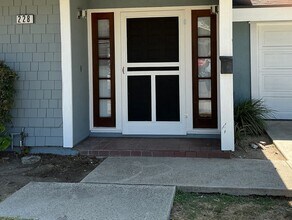 404 S Grand St in Orange, CA - Building Photo - Building Photo