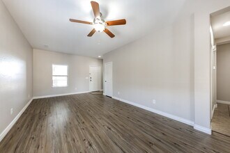 13758 W Port Royale Ln in Surprise, AZ - Building Photo - Building Photo