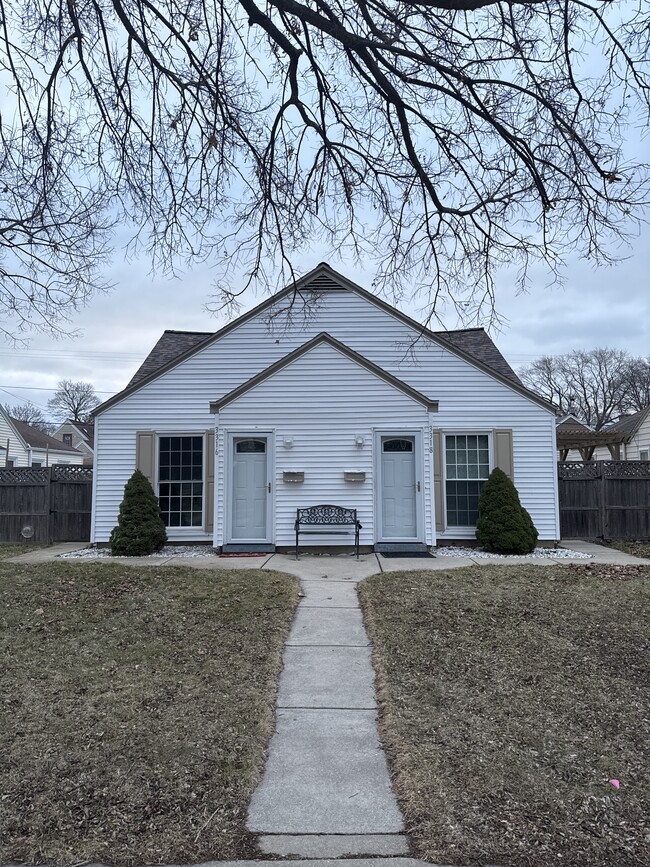3318 S Quincy Ave in Milwaukee, WI - Building Photo - Building Photo