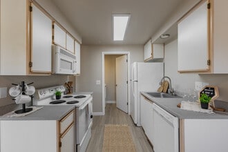 Veri on Cascade in Oregon City, OR - Foto de edificio - Interior Photo