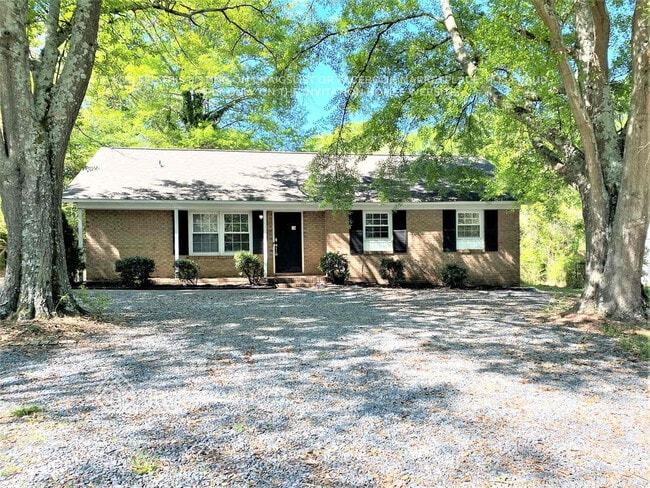 property at 812 E John St