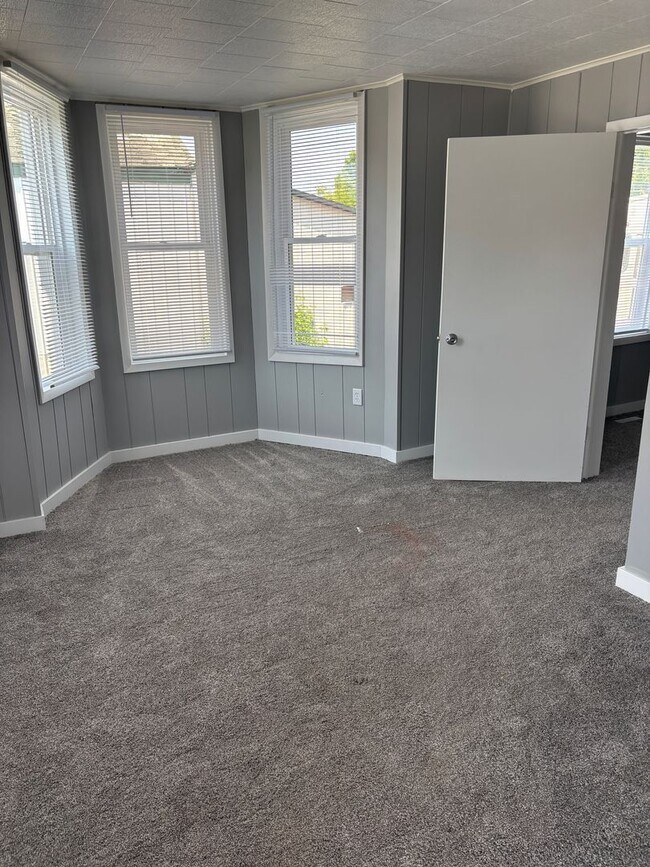 129 Congress St in Oconto, WI - Building Photo - Building Photo