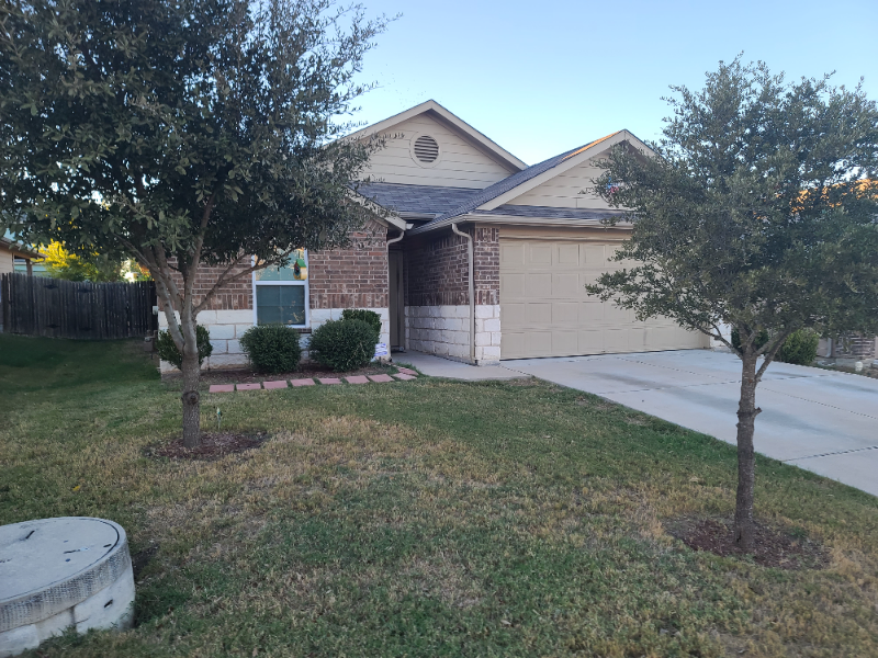 18913 Great Falls Dr in Manor, TX - Building Photo