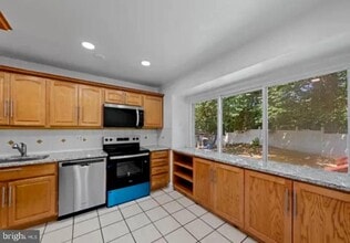 4702 Eaton Pl in Alexandria, VA - Building Photo - Building Photo