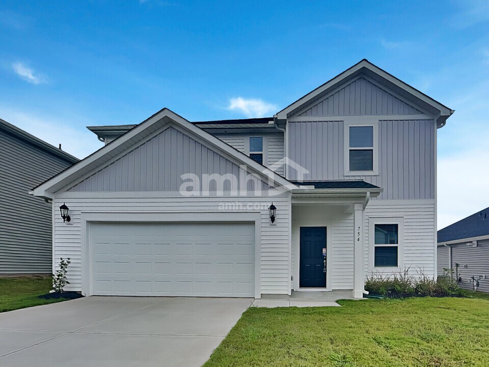 754 Treeline Rd in Moore, SC - Building Photo