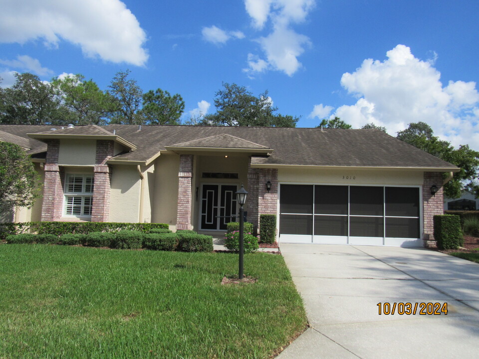 3010 Appleblossom Trail in Spring Hill, FL - Building Photo