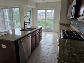 2325 Brookmoor Ln in Leesylvania, VA - Building Photo - Building Photo