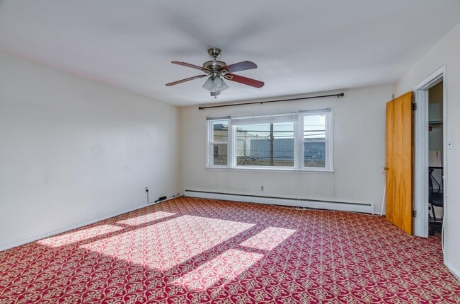 129 Garfield Ave in Jersey City, NJ - Building Photo - Building Photo