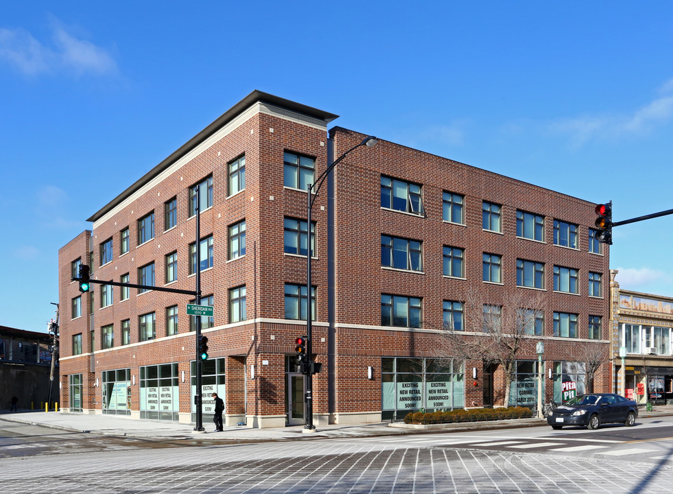 Montserrat at Loyola Station in Chicago, IL - Building Photo