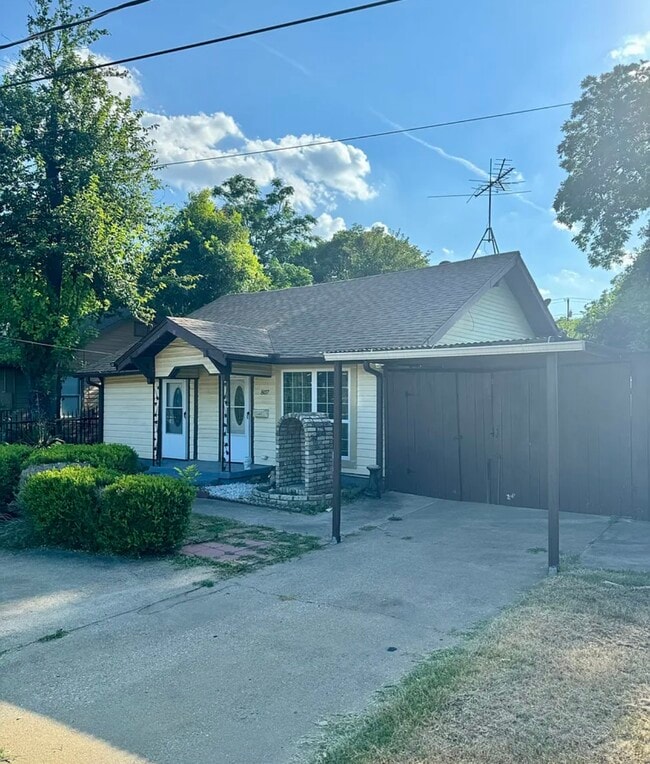 property at 807 S Van Buren Ave