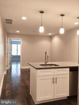 2341 W Thompson St in Philadelphia, PA - Building Photo