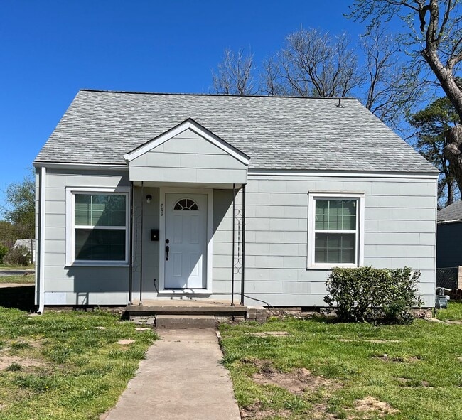 property at 749 N Florence Pl