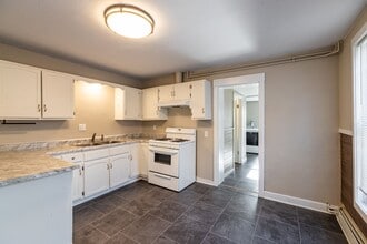 1308 5th Ave S-Unit -1308 in La crosse, WI - Building Photo - Building Photo