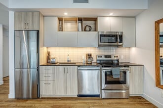 2100 Rue de Bleury in Montréal, QC - Building Photo - Building Photo