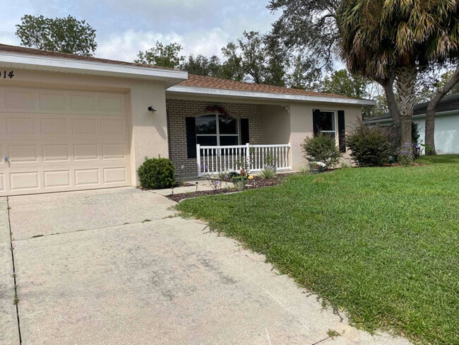 6014 N Buckland Dr in Citrus Springs, FL - Foto de edificio - Building Photo