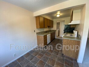 938 N 100th St in Seattle, WA - Building Photo - Building Photo