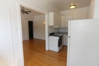821 W Waveland Ave in Chicago, IL - Building Photo - Building Photo