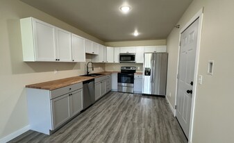 16899 S 12th St, Unit C3 in Galesville, WI - Building Photo