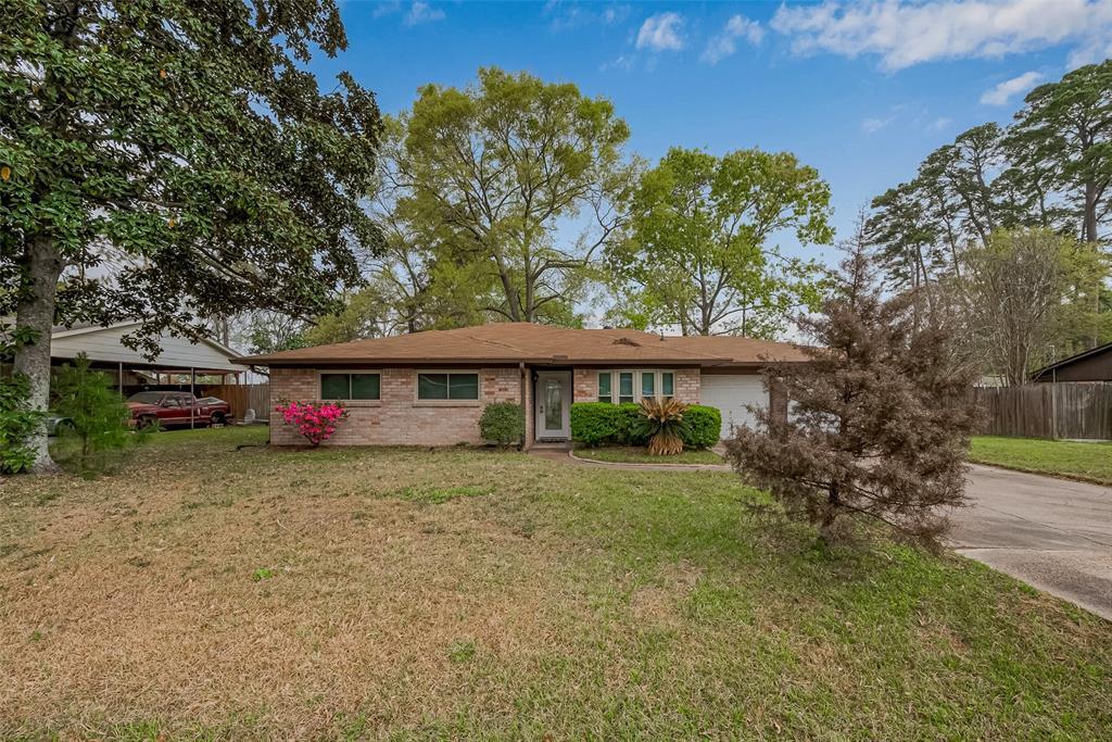 20359 Russell Dr in Porter, TX - Building Photo