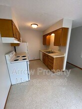 1226 S Jackson St in Junction City, KS - Building Photo - Building Photo
