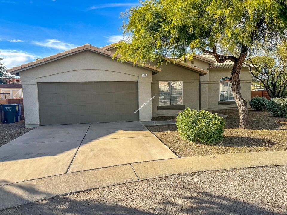 4566 S Apple Tree Ave in Tucson, AZ - Building Photo