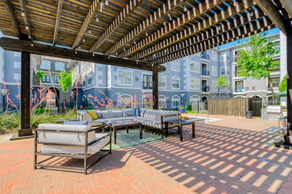 7900 at Park Central in Dallas, TX - Foto de edificio - Building Photo