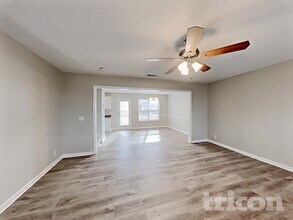 1421 E Nir Shreibman in La Vergne, TN - Building Photo - Building Photo