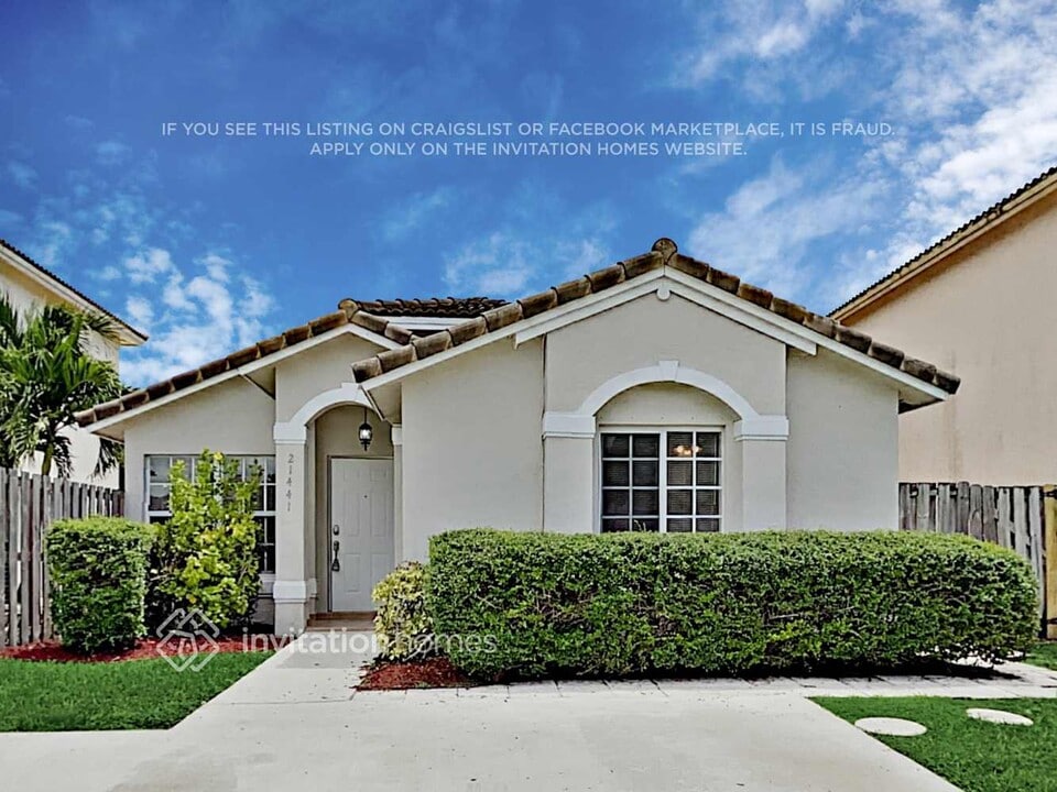 21441 SW 88th Ave in Cutler Bay, FL - Building Photo