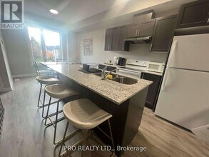33-33 Dawson Dr in Collingwood, ON - Building Photo - Building Photo
