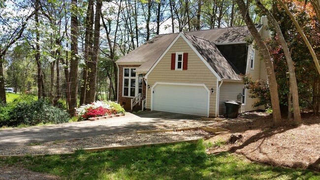 4619 Country Woods Ln in Greensboro, NC - Building Photo - Building Photo