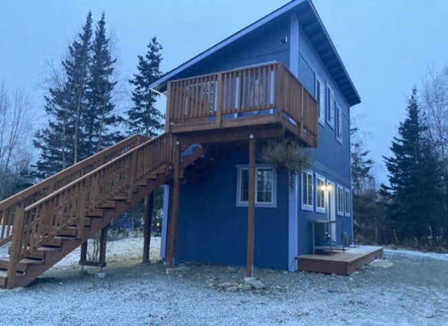 9670 N Palmer Fishhook Rd in Palmer, AK - Building Photo - Building Photo