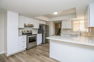 6724 S Lakeshore Dr in Tempe, AZ - Building Photo - Building Photo