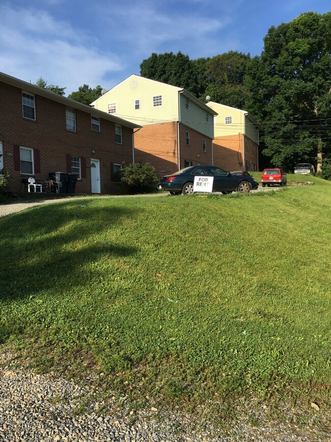 property at 1620 Keswick Ave NE