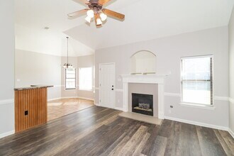 300 Garden Springs Dr in Oakland, TN - Building Photo - Building Photo