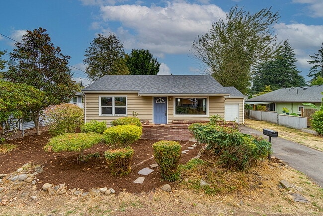 7316 SE 68th Ave in Portland, OR - Building Photo - Building Photo