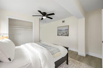 1232 NW 32nd Pl in Miami, FL - Building Photo - Building Photo