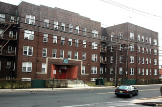 356 Stuyvesant Ave in Irvington, NJ - Foto de edificio - Building Photo