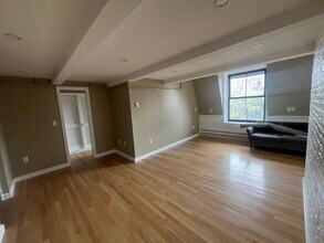 117 Beacon St, Unit 6R in Boston, MA - Foto de edificio - Building Photo