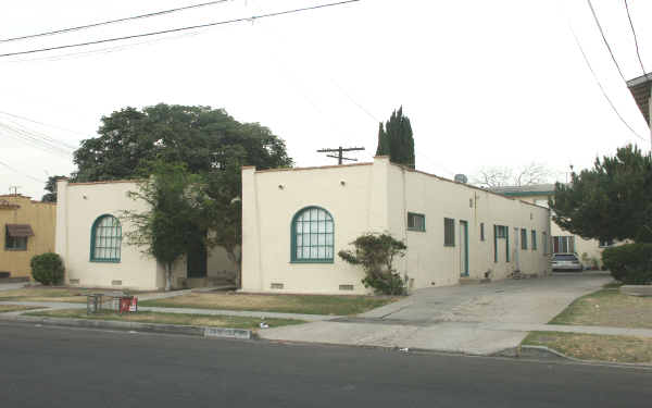 9851 Arkansas St in Bellflower, CA - Foto de edificio