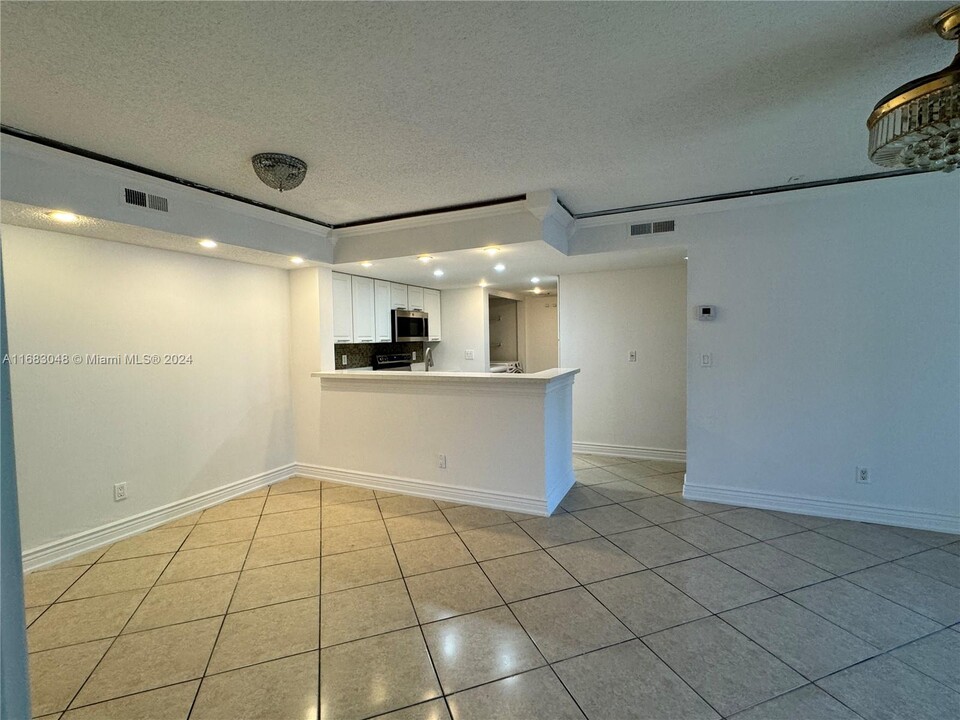 9200 W Atlantic Blvd in Coral Springs, FL - Building Photo