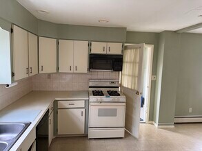 139 Lincoln Hwy in Edison, NJ - Foto de edificio - Building Photo